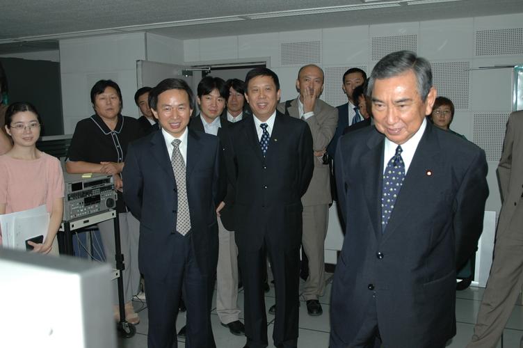 日本国际贸易促进协会会长,日本众议院议长河野洋平访问了中日中心